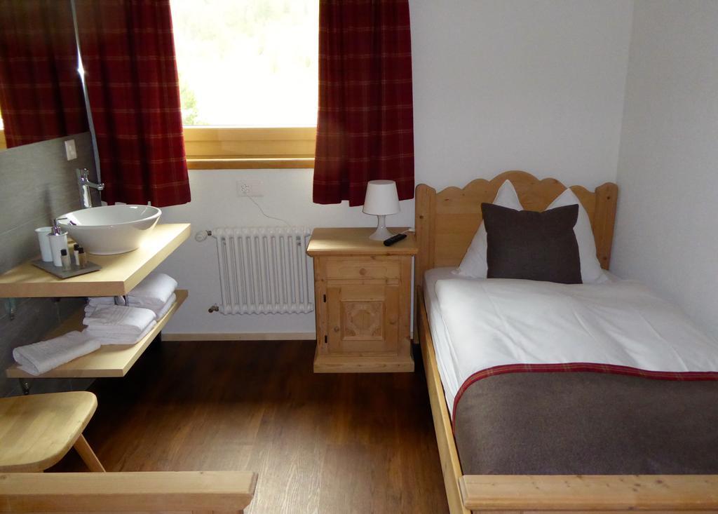 Hotel Roseg-Gletscher Понтрезина Номер фото