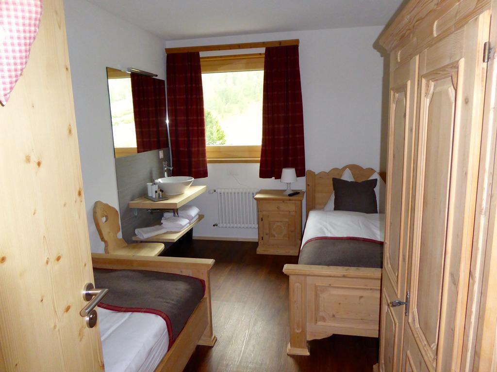 Hotel Roseg-Gletscher Понтрезина Номер фото
