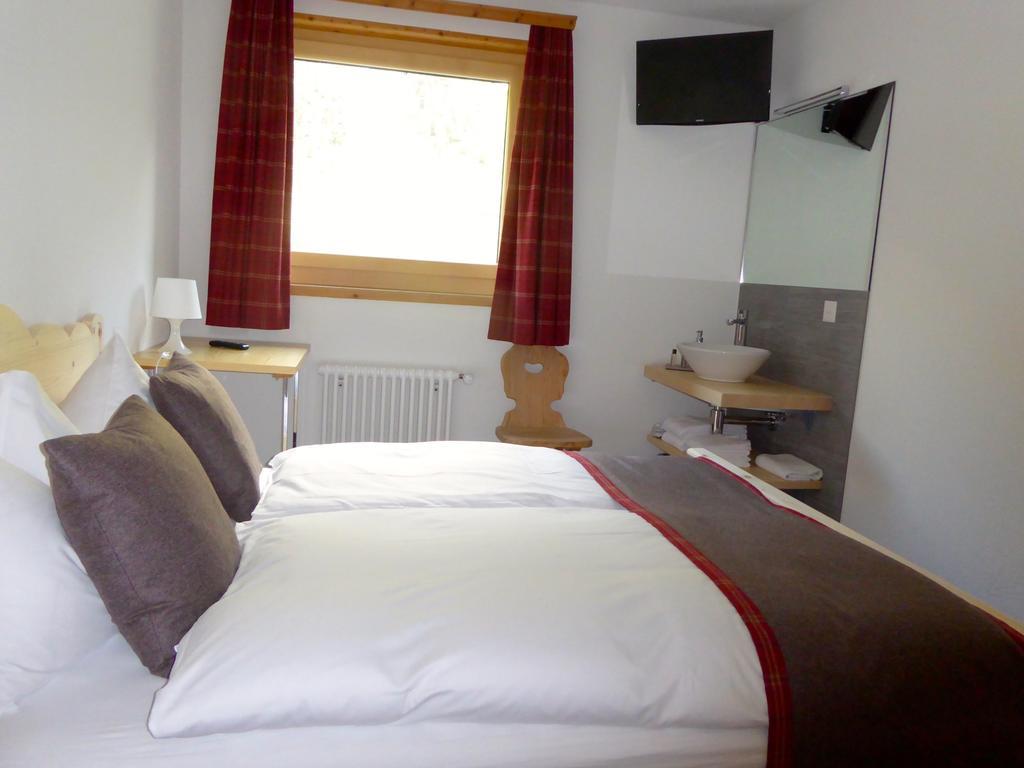 Hotel Roseg-Gletscher Понтрезина Номер фото